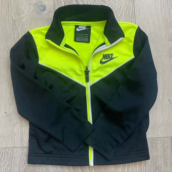 Nike Toddler Tracksuit - Size 2T - Picture 8 of 13